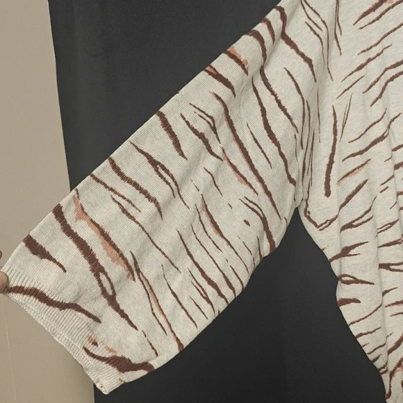 NWT Democracy Sweater - L - Picture 5 of 5